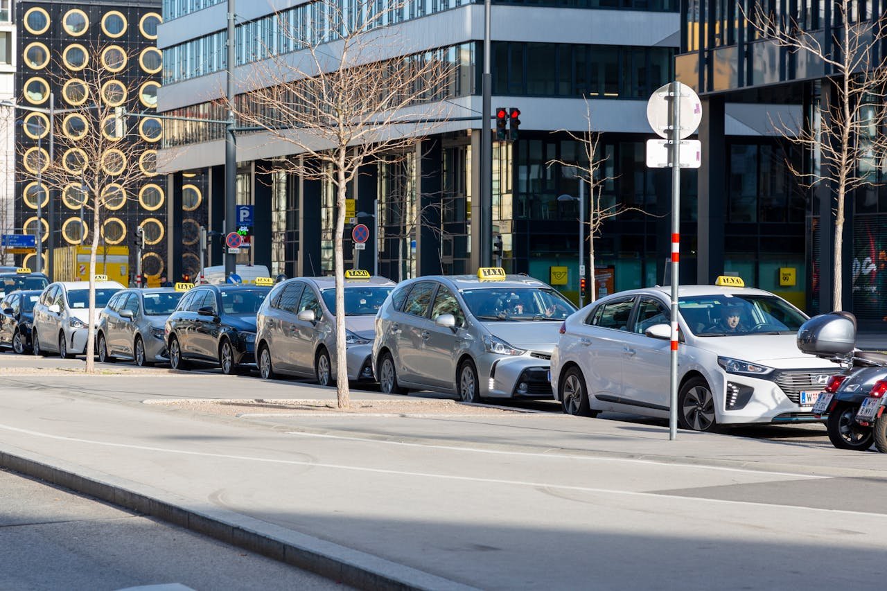 Luway - Prima Aplicație Auto Socială din Moldova"